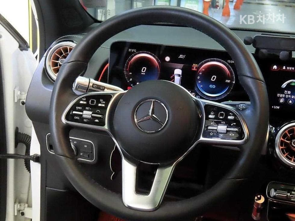 Mercedes-Benz EQB (X243)EQB 300 4Matic AMG Line - 8