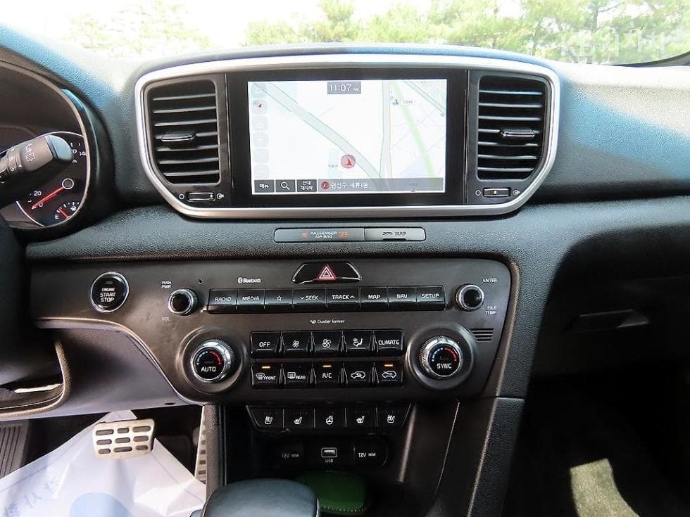 Киа Sportage 더 볼드2.0 Дизел 2WD Престиж - 12
