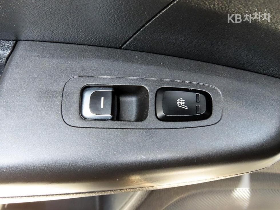 Киа Sportage 더 볼드2.0 Дизел 2WD Престиж - 16