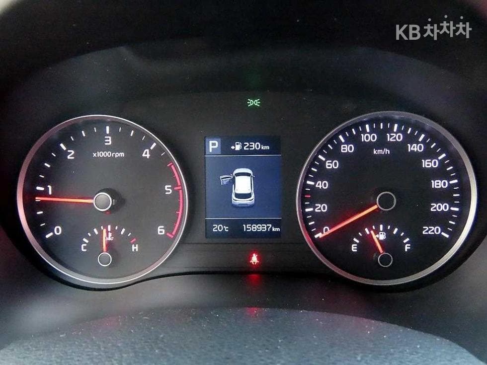 Киа StonicДизел 1.6 VGT Тренди - 9