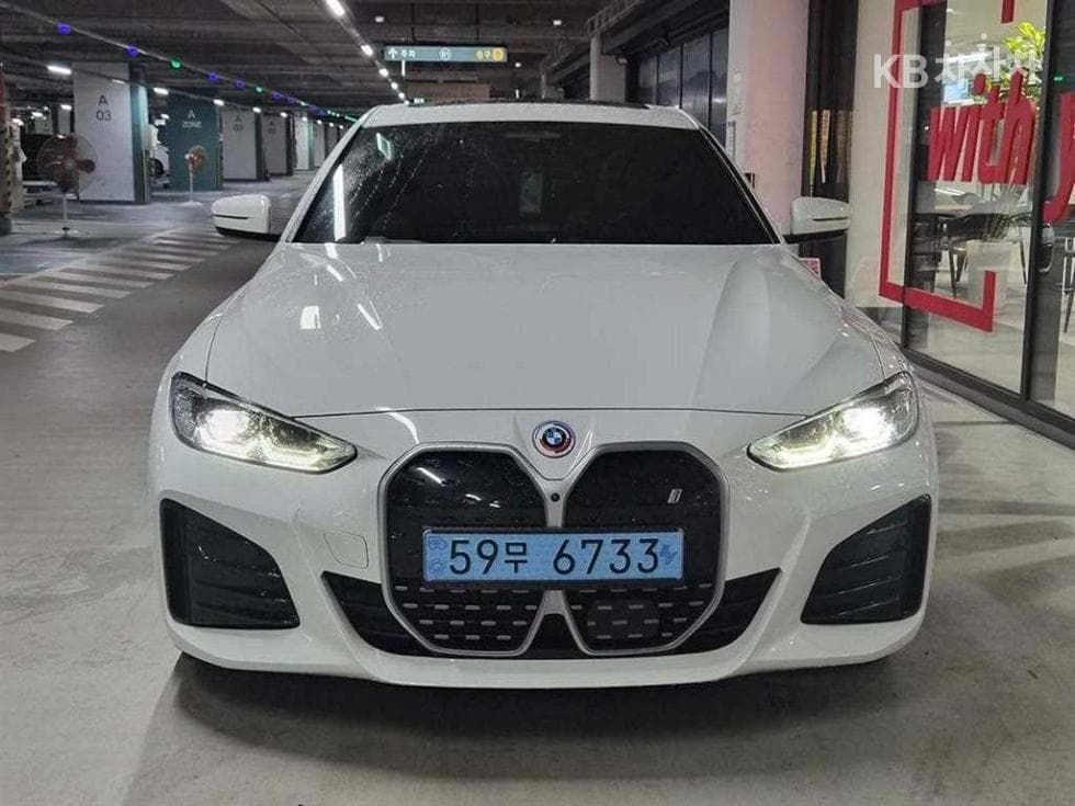 BMW i4 eDrive40 M Sport Pro - Image 1
