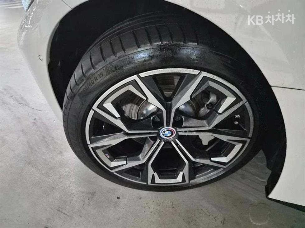 BMW i4eDrive40 M Sport Pro - 20