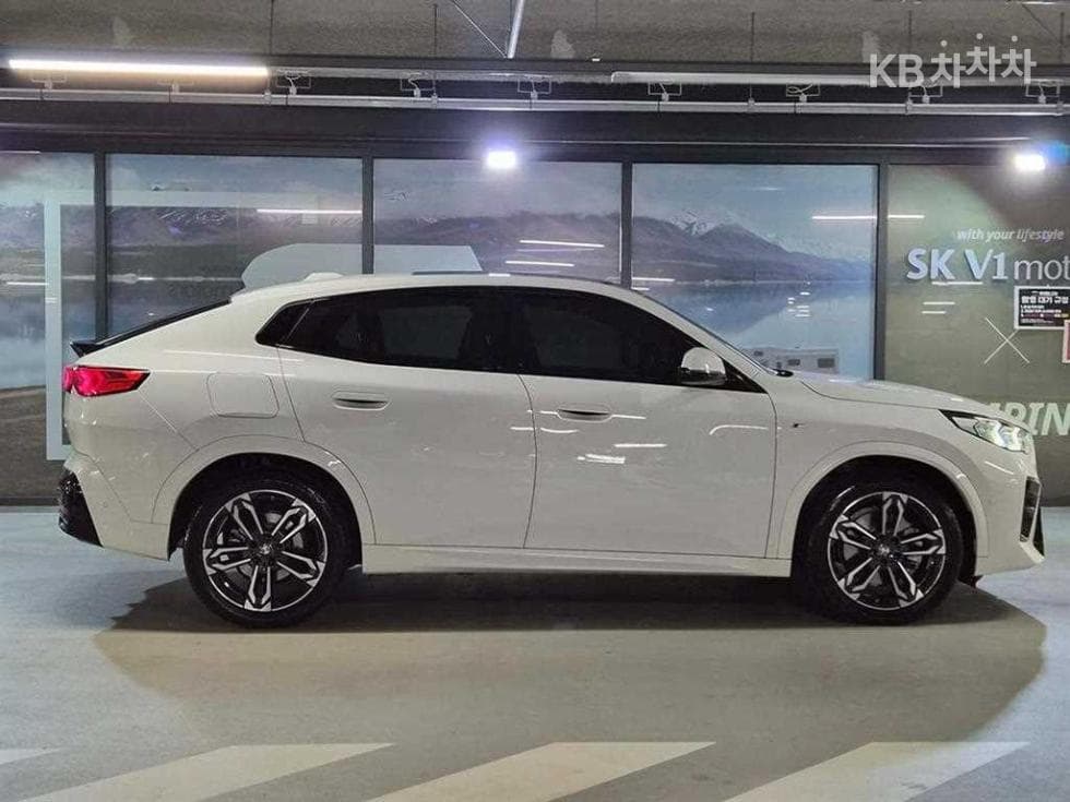 BMW X2 (F39)xDrive M35i Стандартен - 3