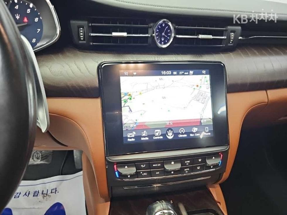 마세라티 콰트로Forte3.0 V6 그란루쏘 - 10