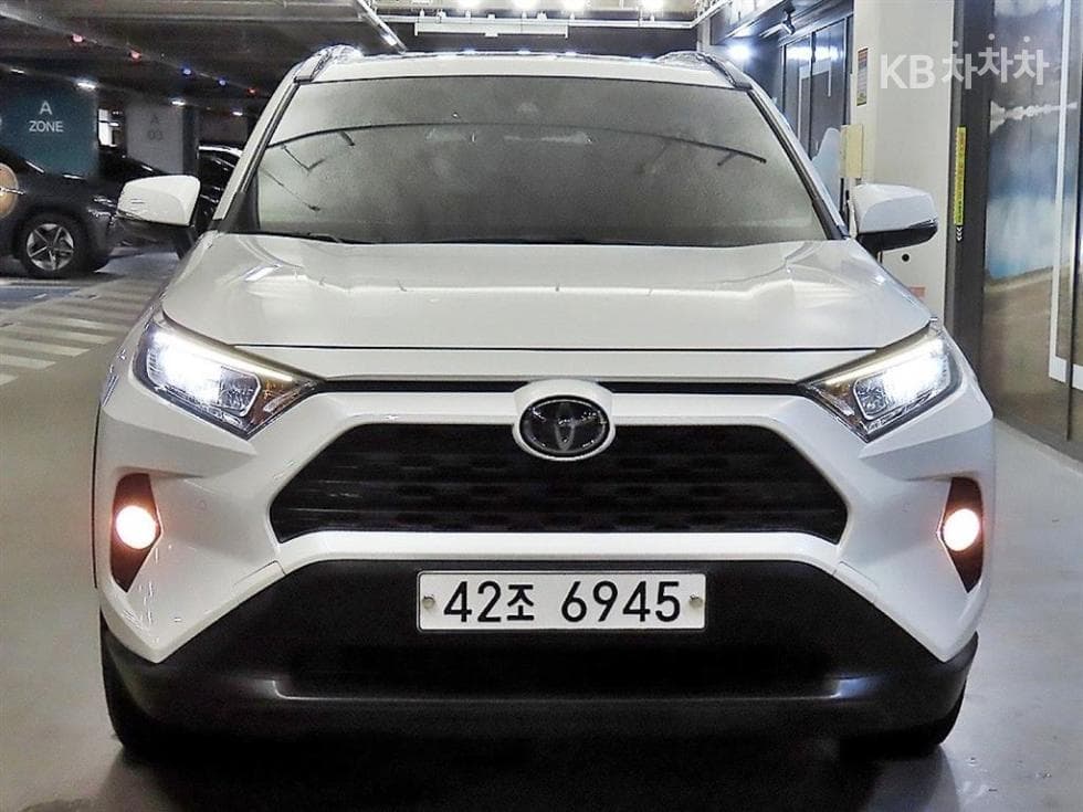Toyota New RAV42.5 2WD Standard - 2