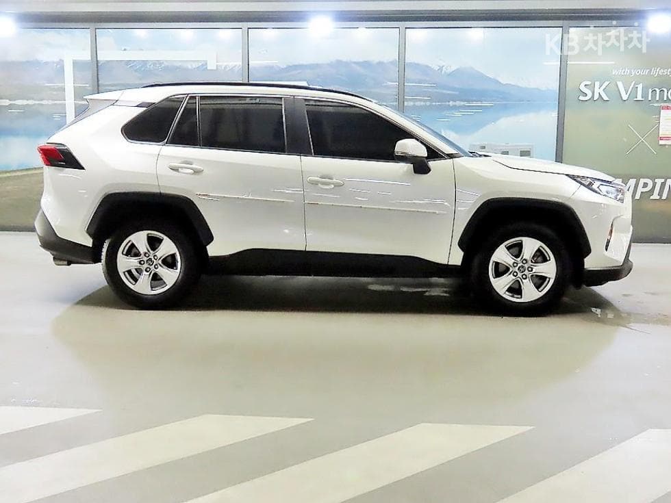 Toyota New RAV42.5 2WD Standard - 3