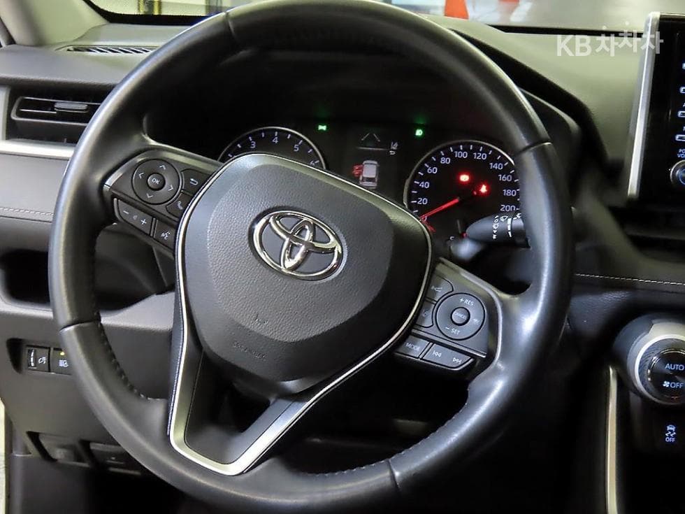 Toyota New RAV42.5 2WD Standard - 8