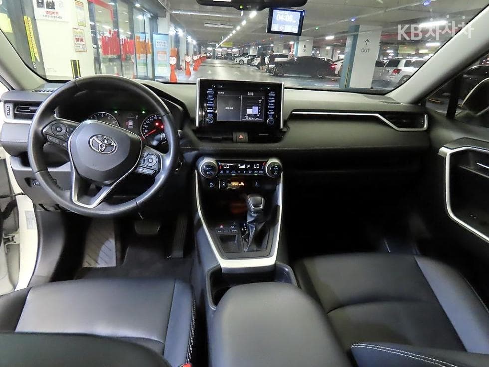 Toyota New RAV42.5 2WD Standard - 10