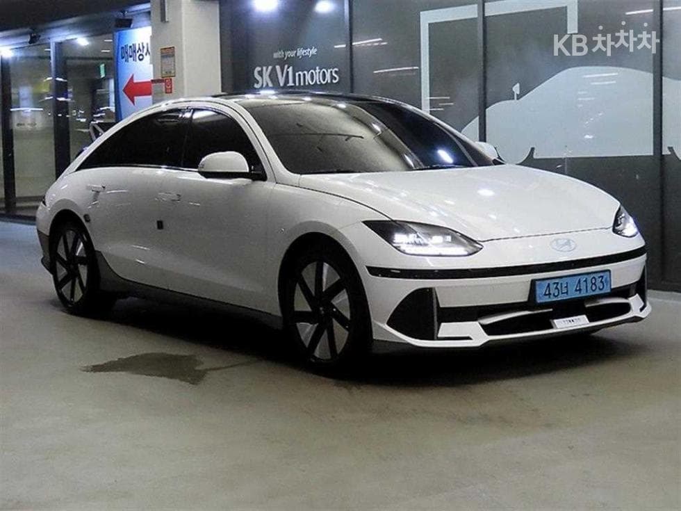 Hyundai IONIQ 6(CE) Long Range AWD Prestige - Image 1
