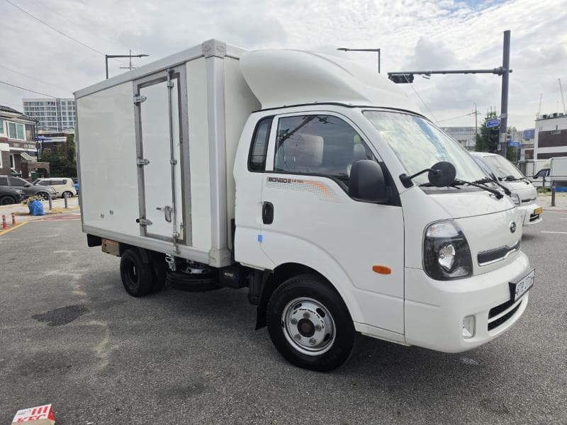 Киа Бонго 3 (лек)1 тон Box Truck Королевска кабина 하이Товарна надстройка - 2