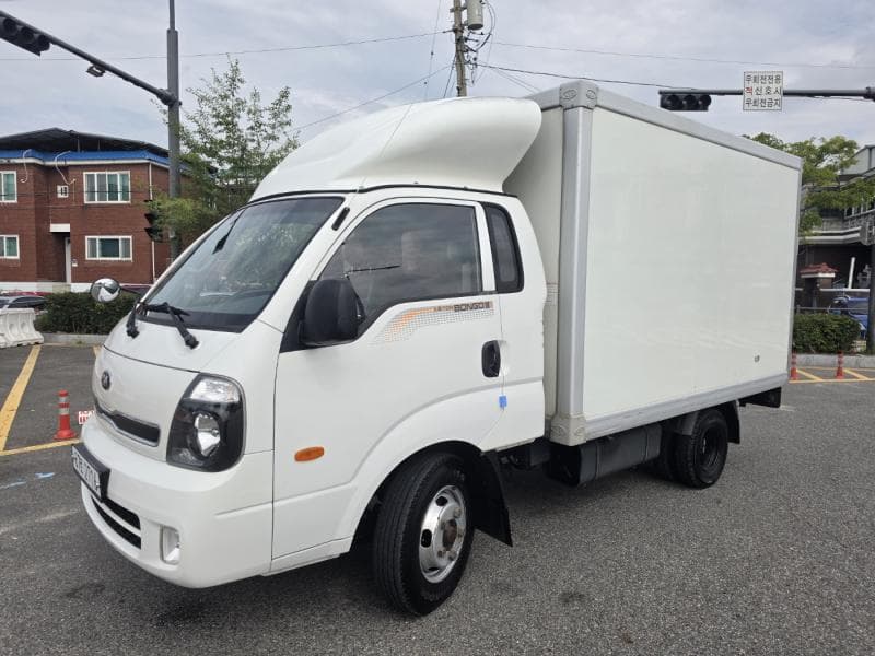 Киа Бонго 3 (лек)1 тон Box Truck Королевска кабина 하이Товарна надстройка - 3
