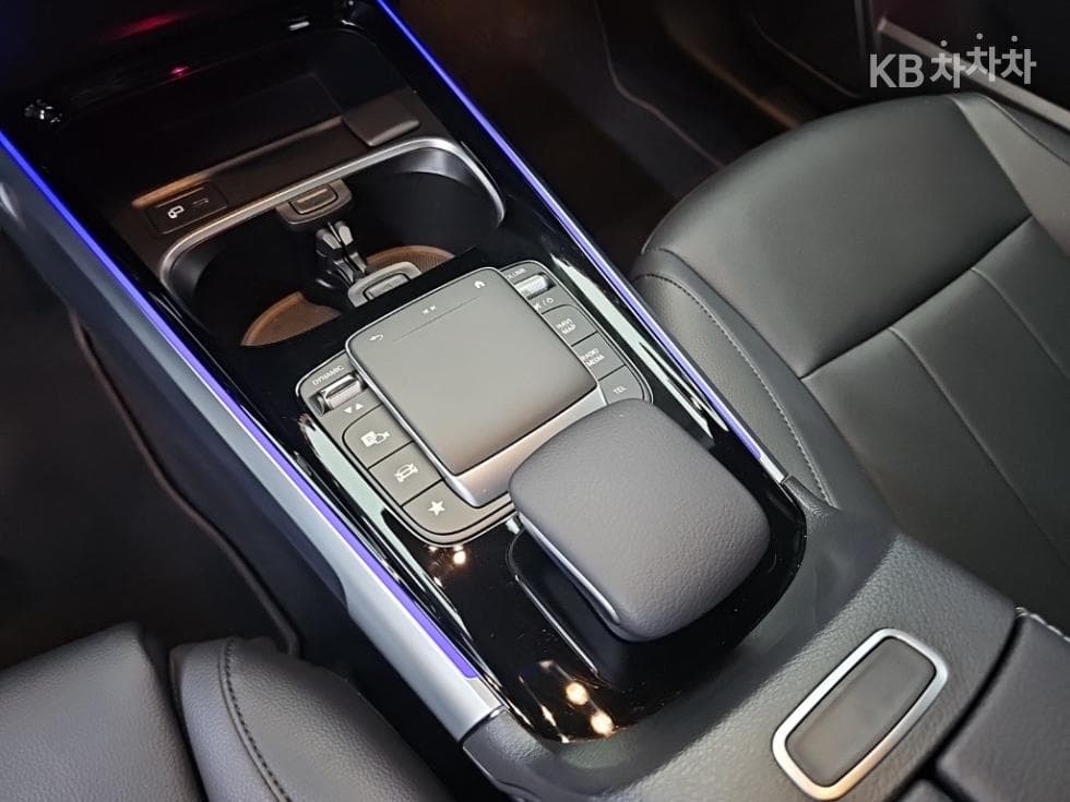 Mercedes-Benz GLB(X247)200 d - 16