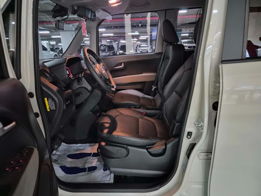 Kia The New (facelift) Kia Ray (van)1.0 Gasoline Prestige - 6