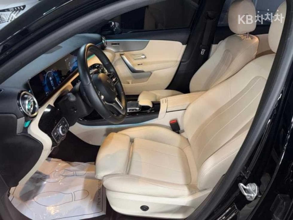 Mercedes-Benz A클래스(W177) A220 Sedan - - Image 1