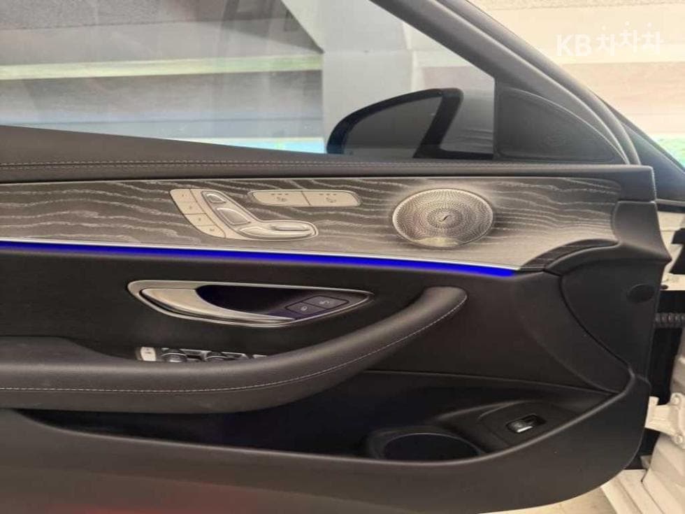 Mercedes-Benz E-Клас (W213)E350 4MATIC Avantgarde - 2