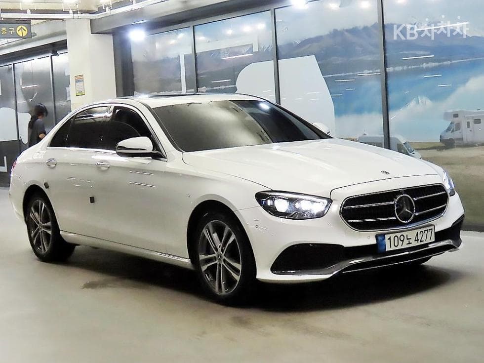 Mercedes-Benz E-Клас (W213) E350 4MATIC Avantgarde - Image 1