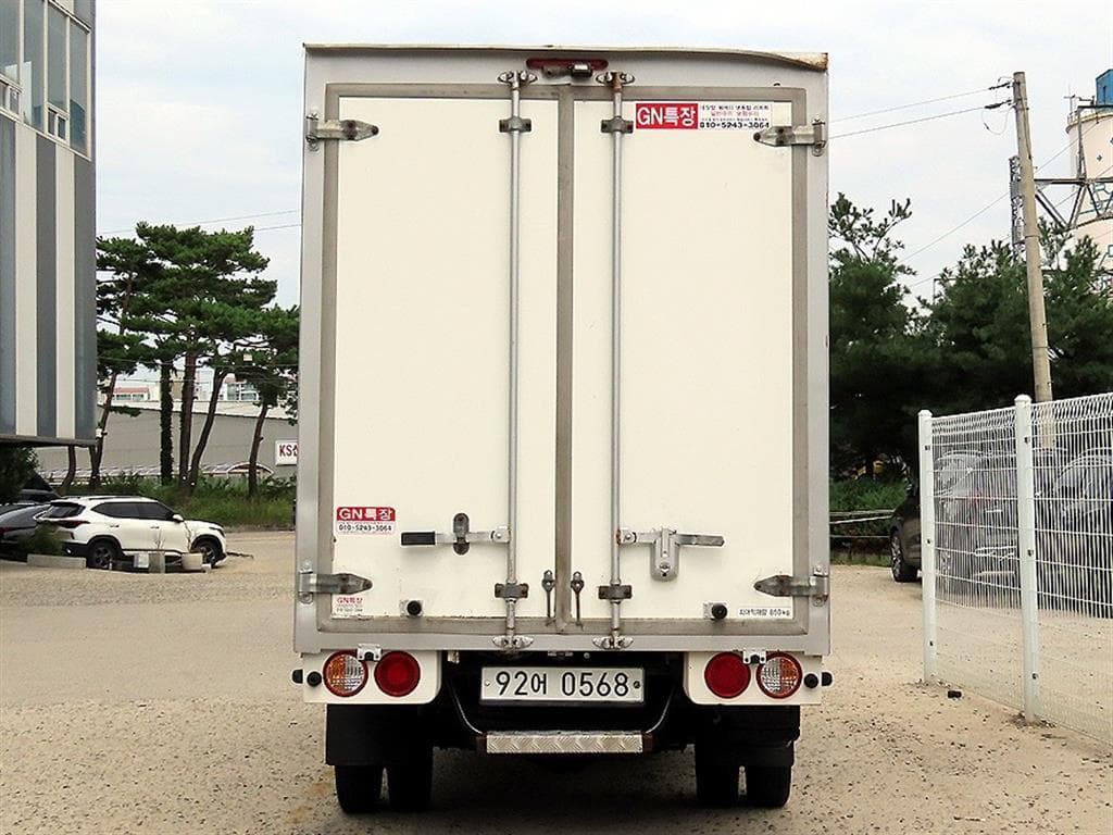 Kia The New (facelift) Bongo 3 (light truck)1 Ton King Cab Extra Long 2WD L - 4