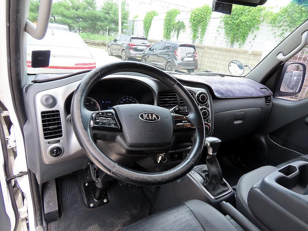 Kia The New (facelift) Bongo 3 (light truck)1 Ton King Cab Extra Long 2WD L - 8