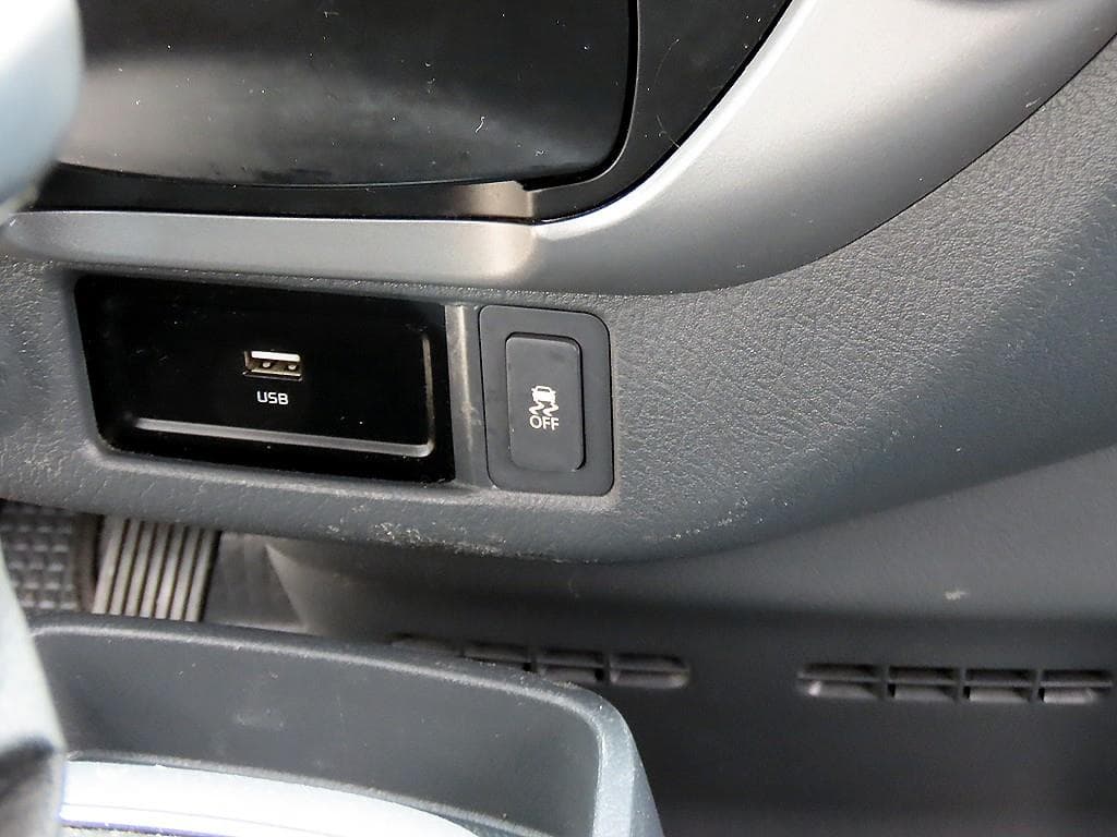 Kia The New (facelift) Bongo 3 (light truck)1 Ton King Cab Extra Long 2WD L - 13