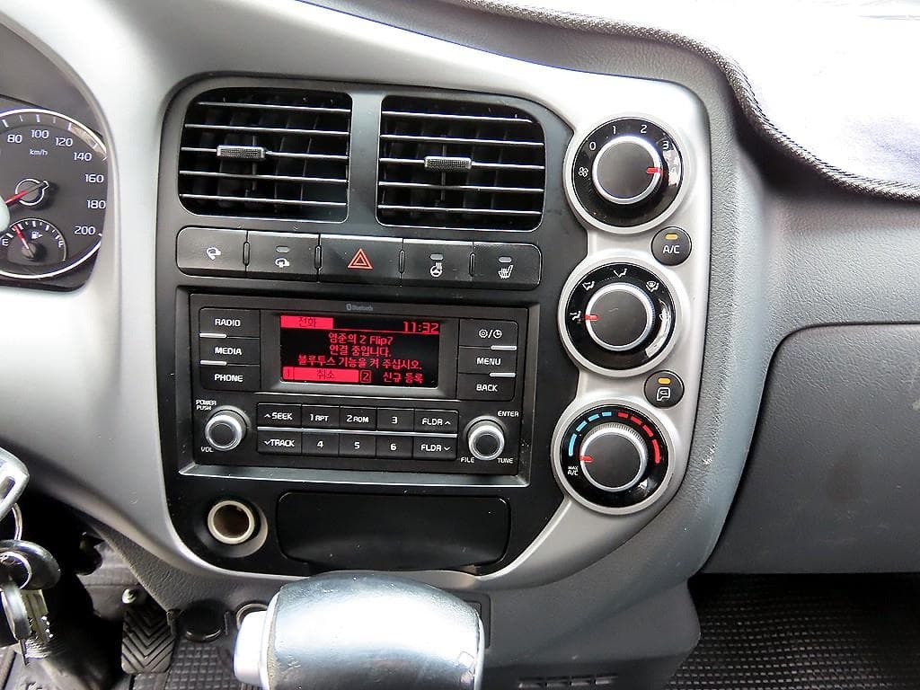 Kia The New (facelift) Bongo 3 (light truck)1 Ton King Cab Extra Long 2WD L - 14