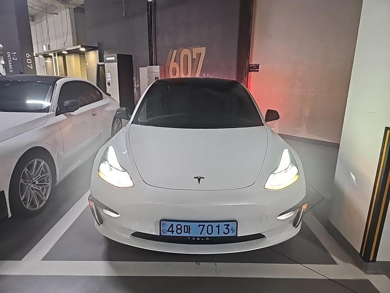 테슬라 Model 3 Long Range - Image 1