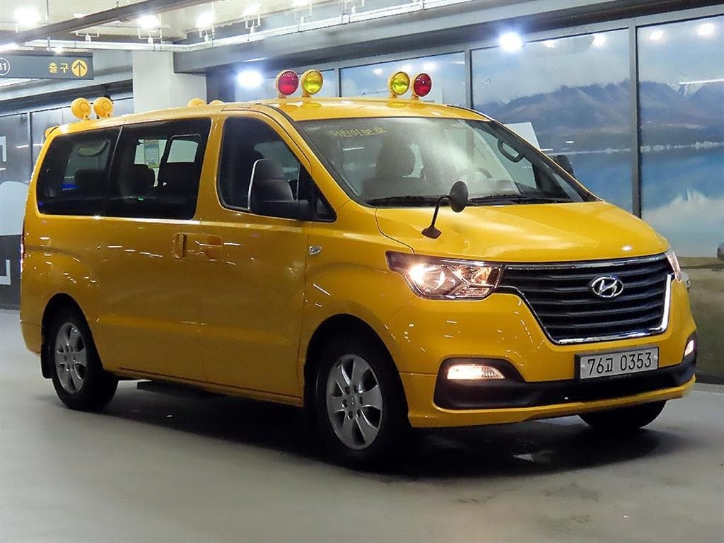 Hyundai The New (facelift) 그랜드 Star렉스 LPi 어린이보호차 12-seater - Image 1