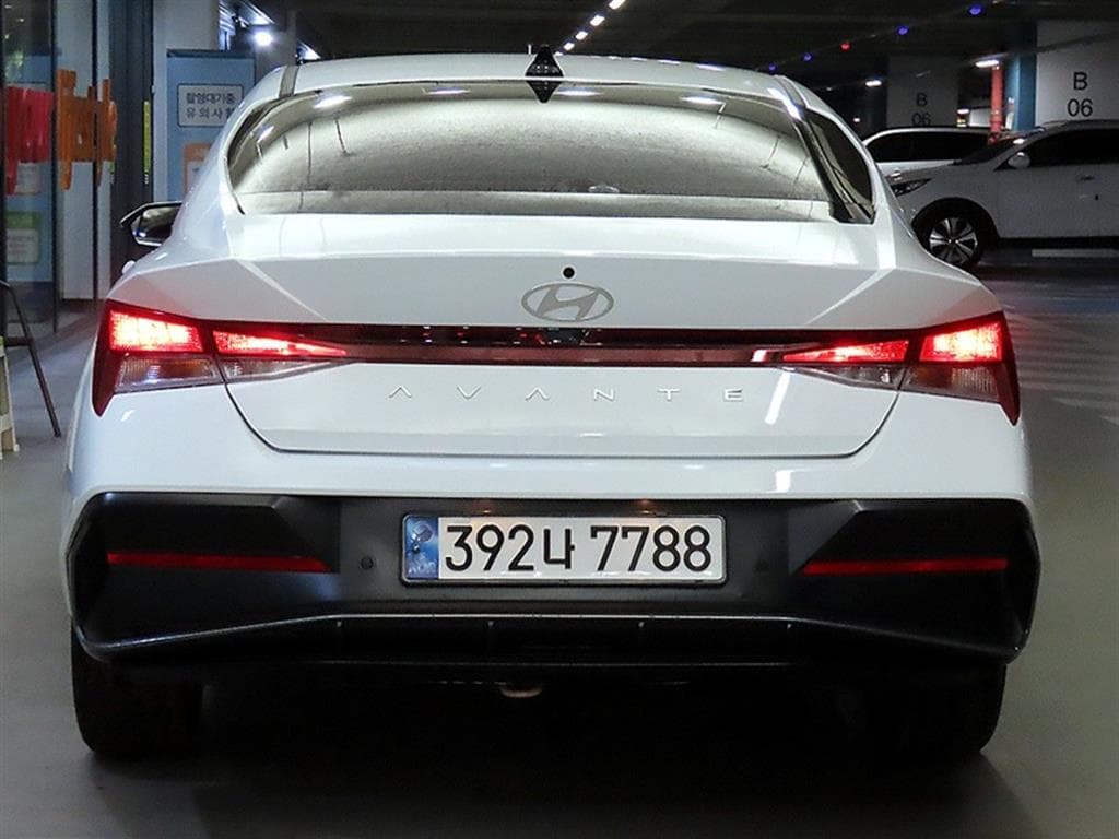 Hyundai The New (facelift) Avante (Elantra) (CN7)1.6 Gasoline Modern - 5