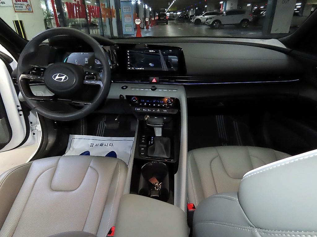 Hyundai The New (facelift) Avante (Elantra) (CN7)1.6 Gasoline Modern - 10