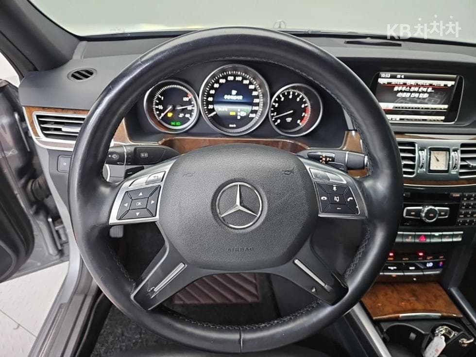 Mercedes-Benz New E-ClassE300 엘레강스 W212 - 9
