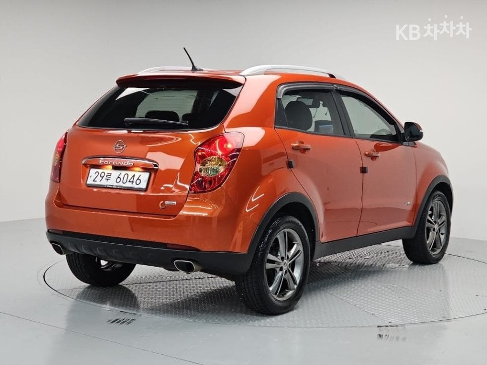 KG Mobility 코란도C클러비 4WD 파크 - 4