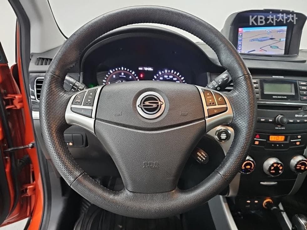 KG Mobility 코란도C클러비 4WD 파크 - 9
