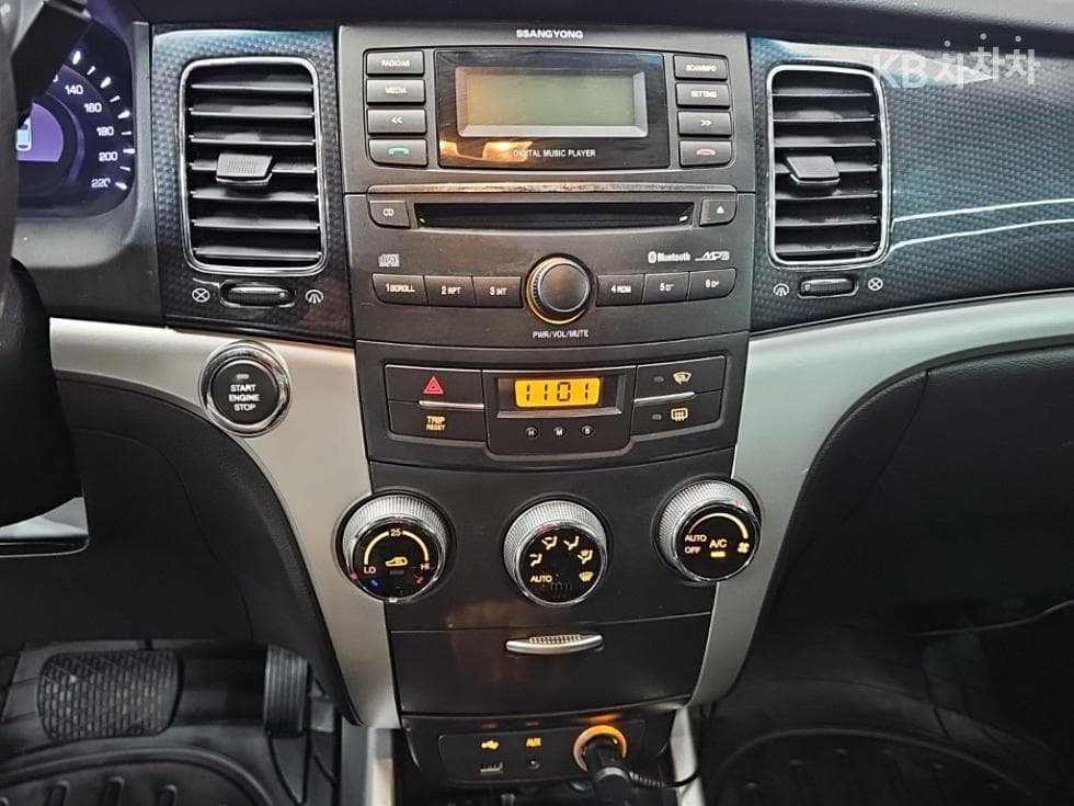 KG Mobility 코란도C클러비 4WD 파크 - 10