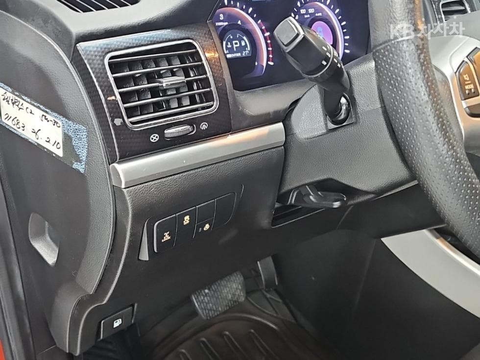 KG Mobility 코란도C클러비 4WD 파크 - 17