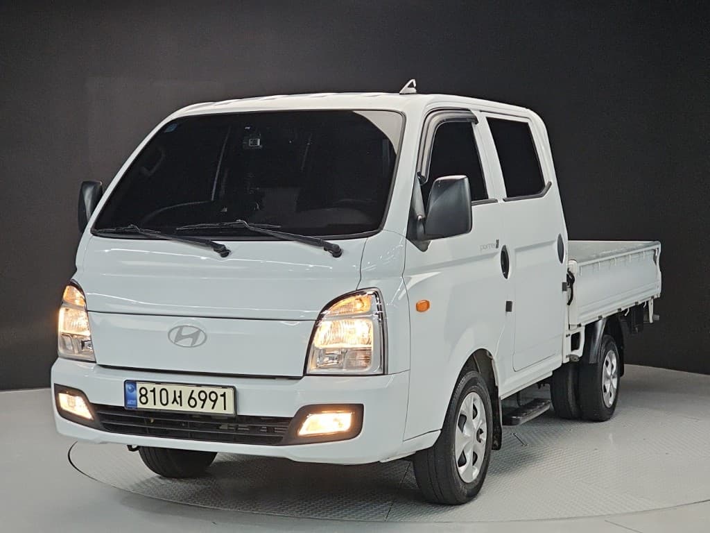 Hyundai Porter 2 Extra Long Double Cab LPG Premium - Image 1