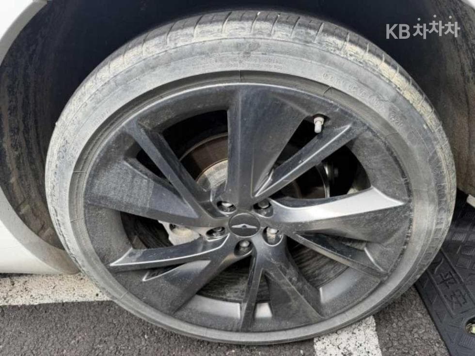 Genesis GV70Gasoline 2.5T AWD - 5