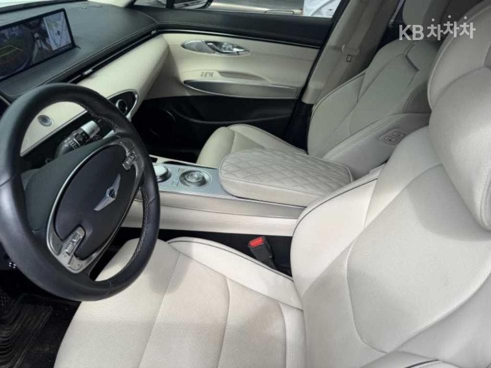 Genesis GV70Gasoline 2.5T AWD - 15