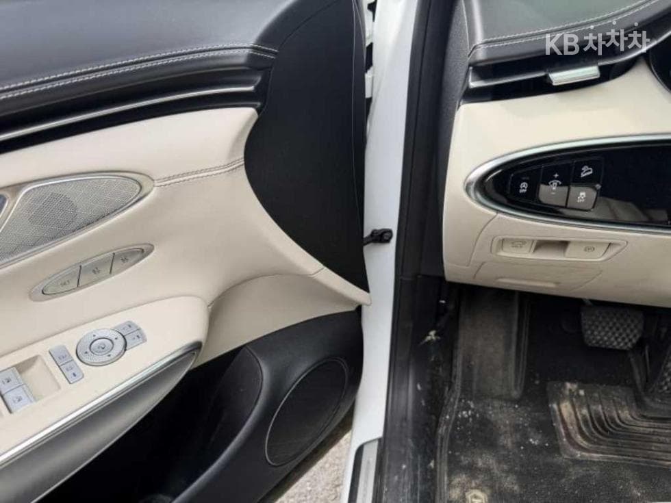 Genesis GV70Gasoline 2.5T AWD - 16