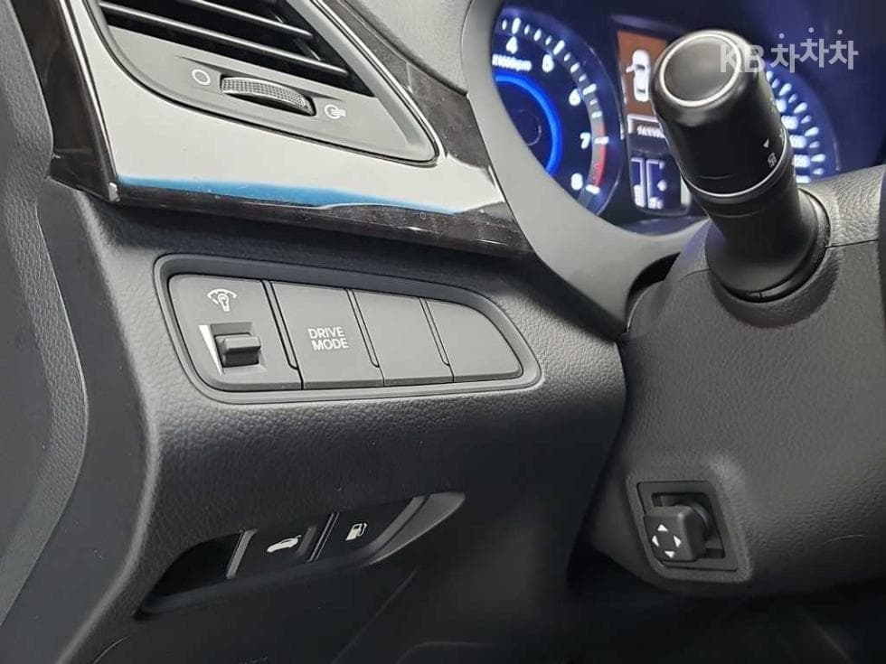 Hyundai Grandeur (Azera)HGHG300 Premium - 16