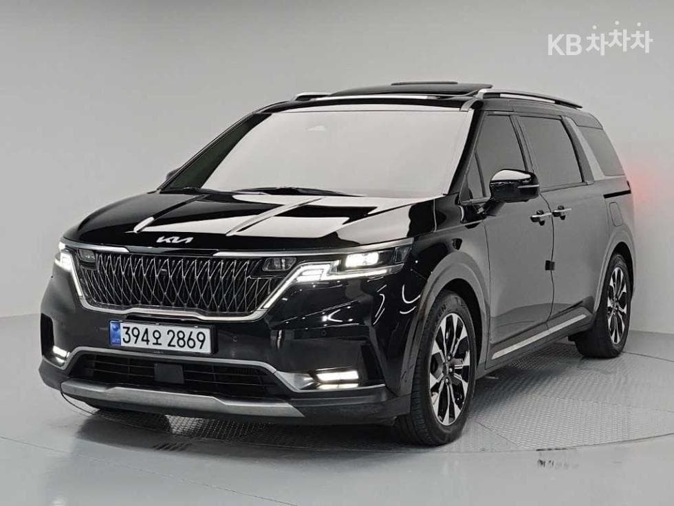Kia Carnival 4th generation D2.2 9-seater Noblesse - Image 1