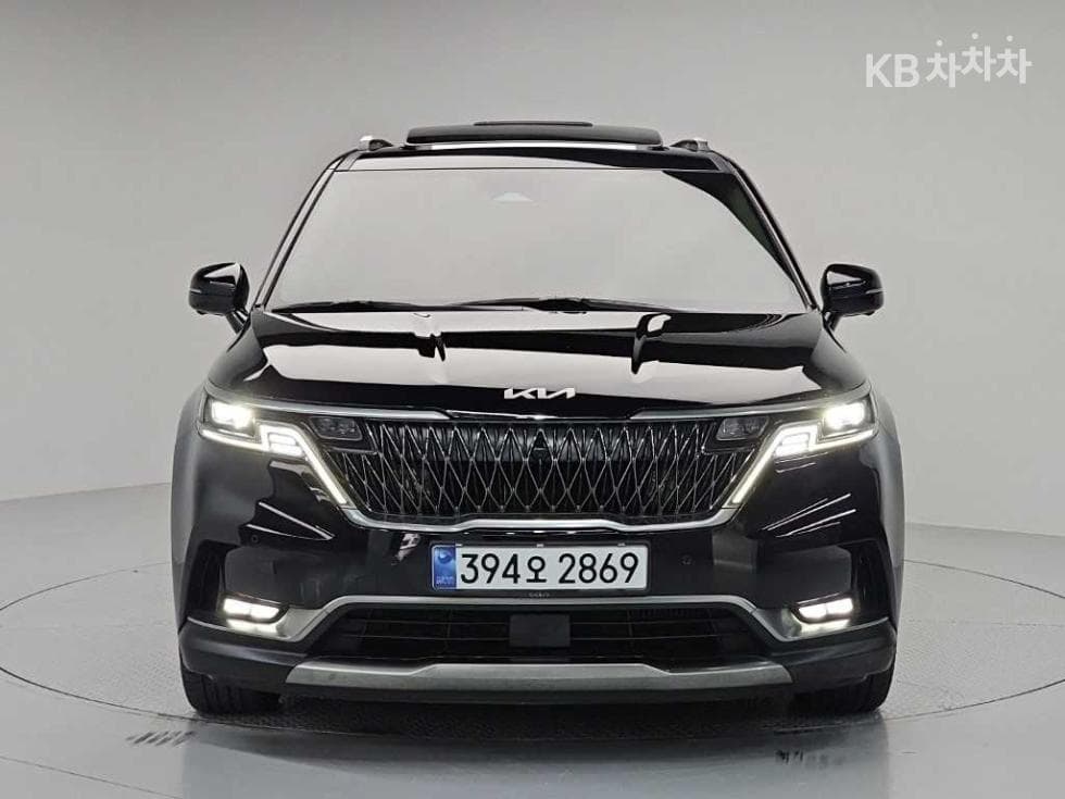 Kia Carnival 4th generationD2.2 9-seater Noblesse - 2