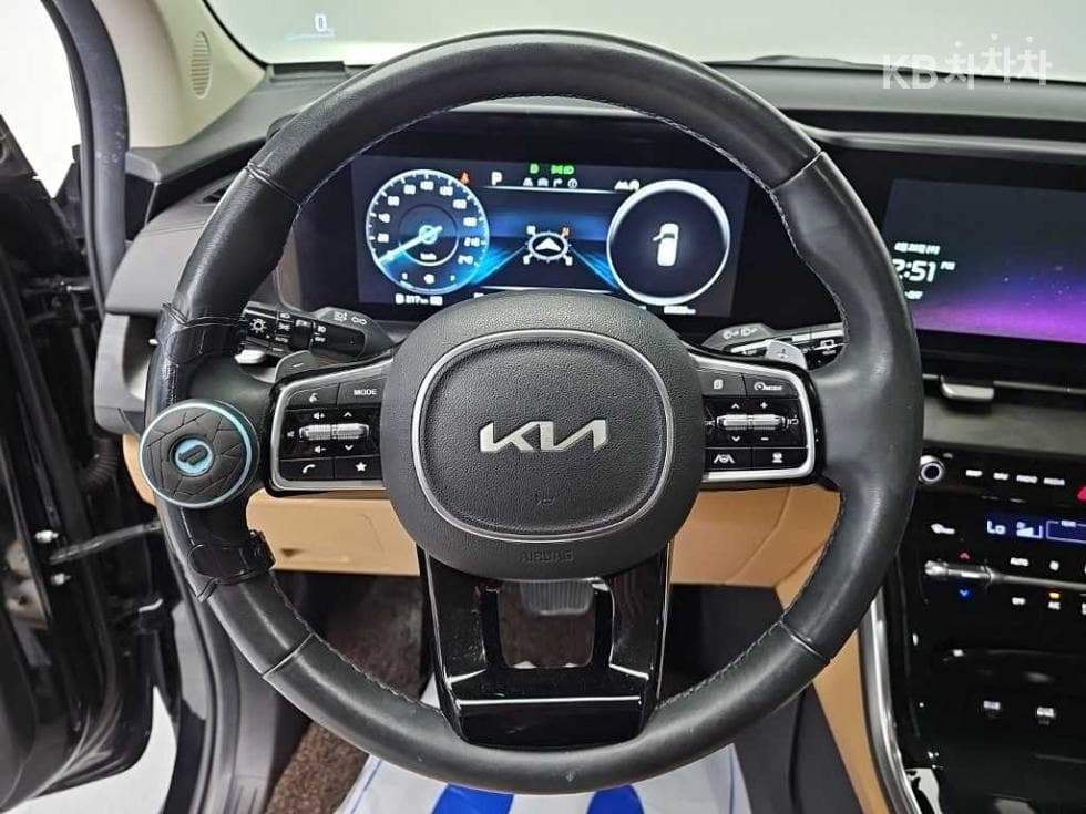 Kia Carnival 4th generationD2.2 9-seater Noblesse - 9
