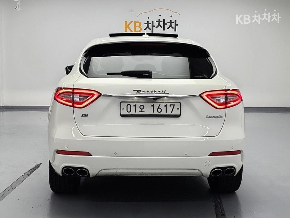 마세라티 르반떼3.0 Дизел AWD 그란루쏘 - 3