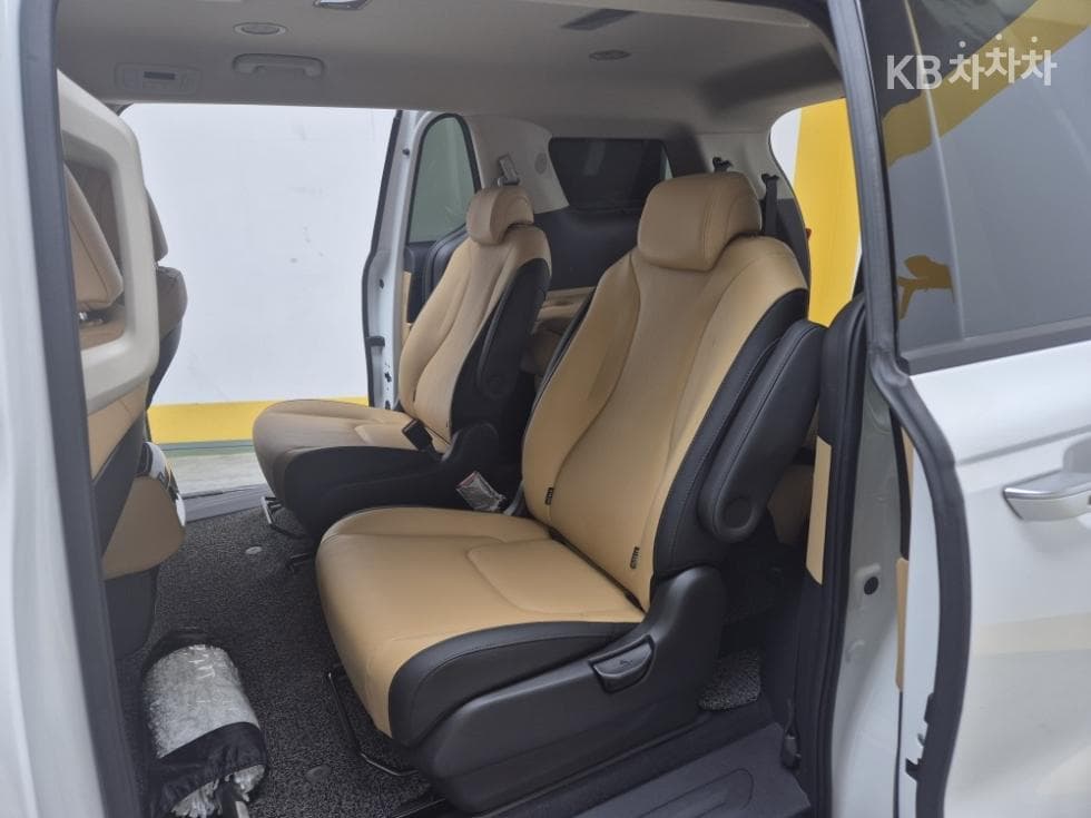 Kia Carnival 4th generationG3.5 GDI 9-seater Noblesse - 9