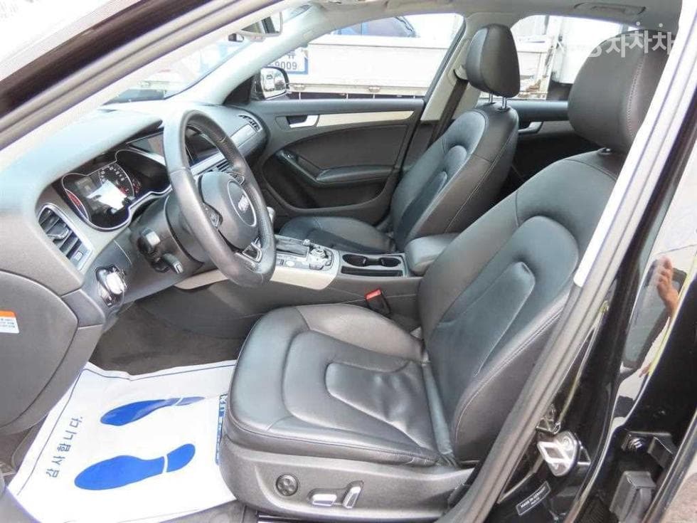 Audi NEW A440 TFSI 콰트로 Dynamic B8 - 8