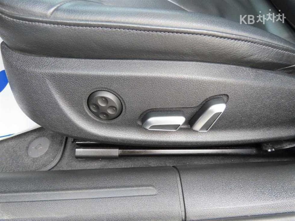 Audi NEW A440 TFSI 콰트로 Dynamic B8 - 10
