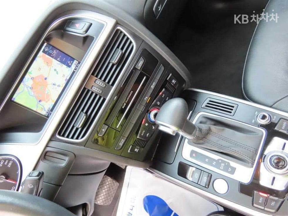 Audi NEW A440 TFSI 콰트로 Dynamic B8 - 12