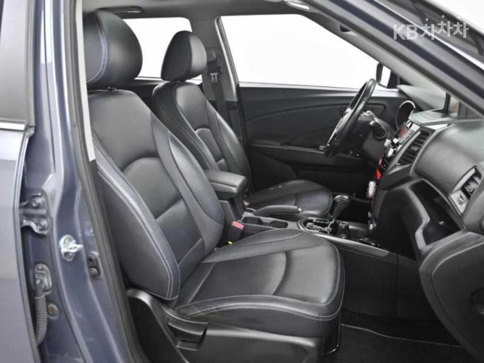 КейДжи Мобилити ТиволиДизел LX Стандартен - 10