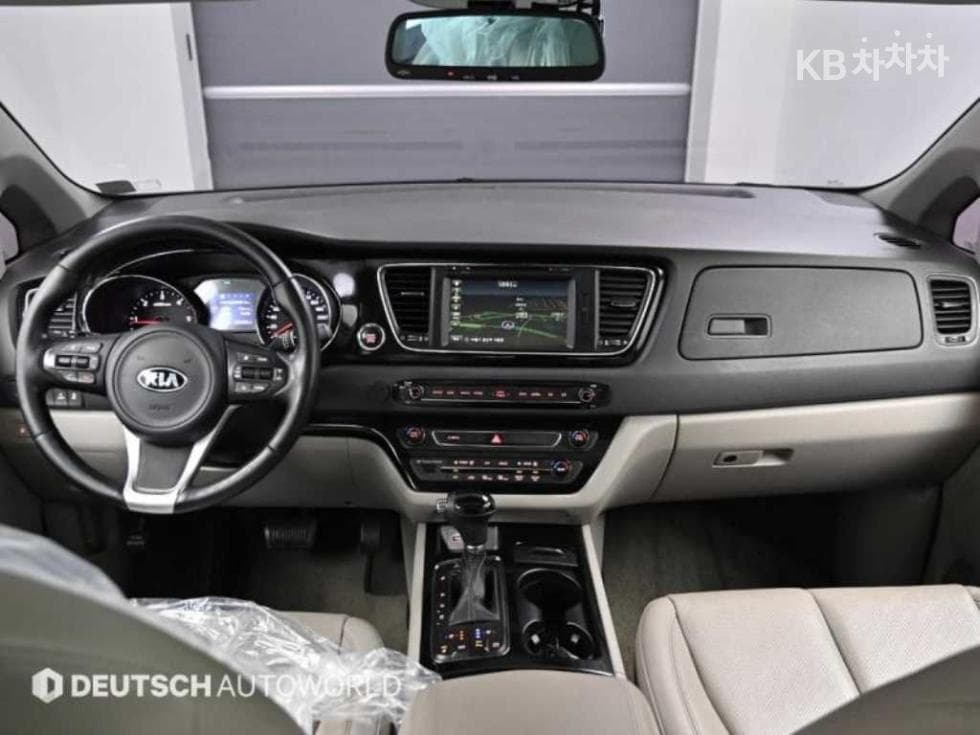 Киа All New Канивал9-местен 2.2 Дизел Noblesse - 7