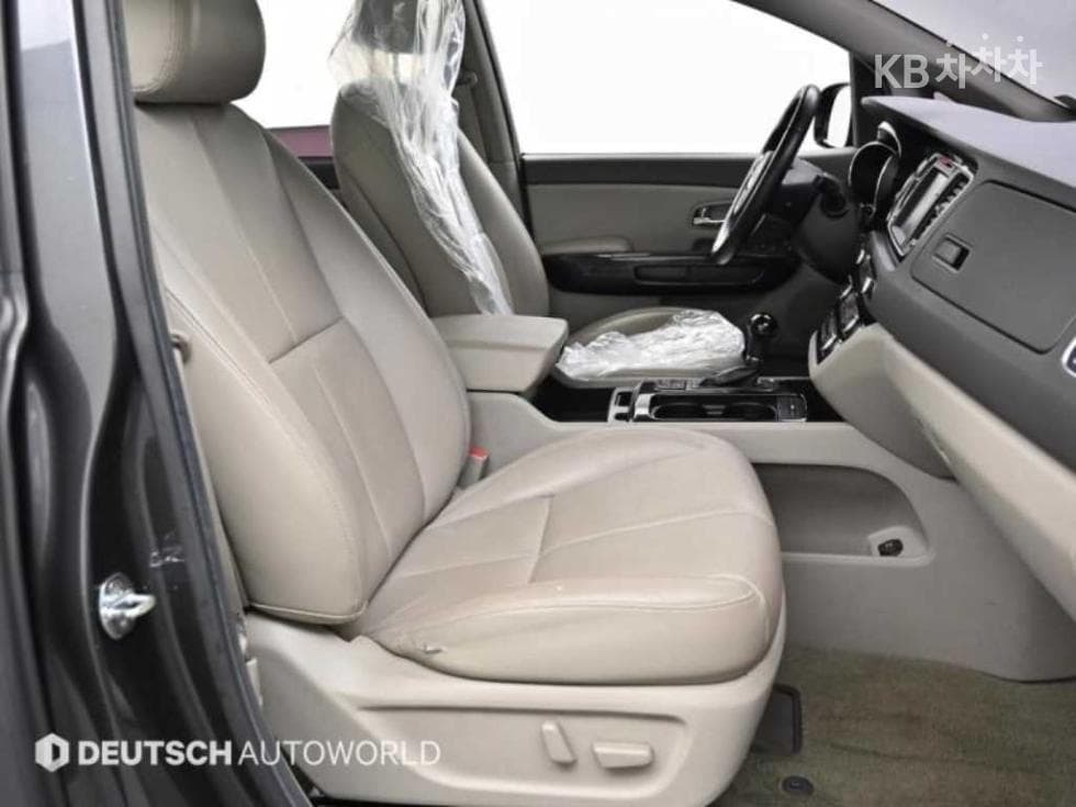 Киа All New Канивал9-местен 2.2 Дизел Noblesse - 10