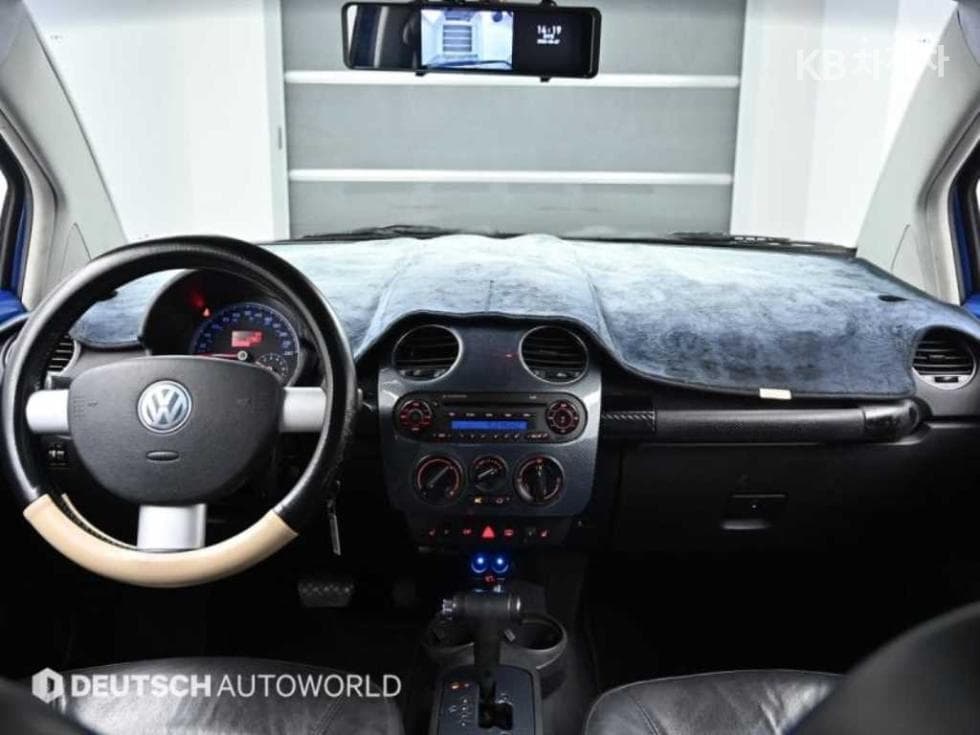 Volkswagen New BeetleDELUXE 2.0 - 7